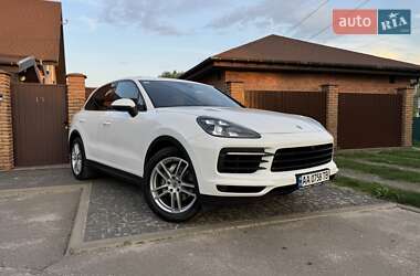 Внедорожник / Кроссовер Porsche Cayenne 2017 в 
