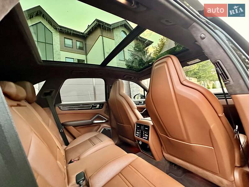 Позашляховик / Кросовер Porsche Cayenne 2018 в Києві