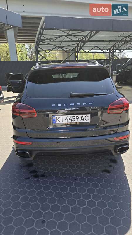 Позашляховик / Кросовер Porsche Cayenne 2015 в Києві