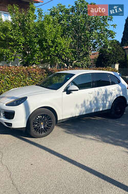 Внедорожник / Кроссовер Porsche Cayenne 2017 в 