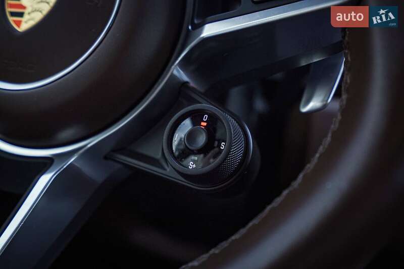 Внедорожник / Кроссовер Porsche Cayenne 2019 в Харькове