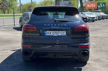 Внедорожник / Кроссовер Porsche Cayenne 2014 в 