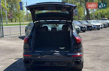 Внедорожник / Кроссовер Porsche Cayenne 2014 в 