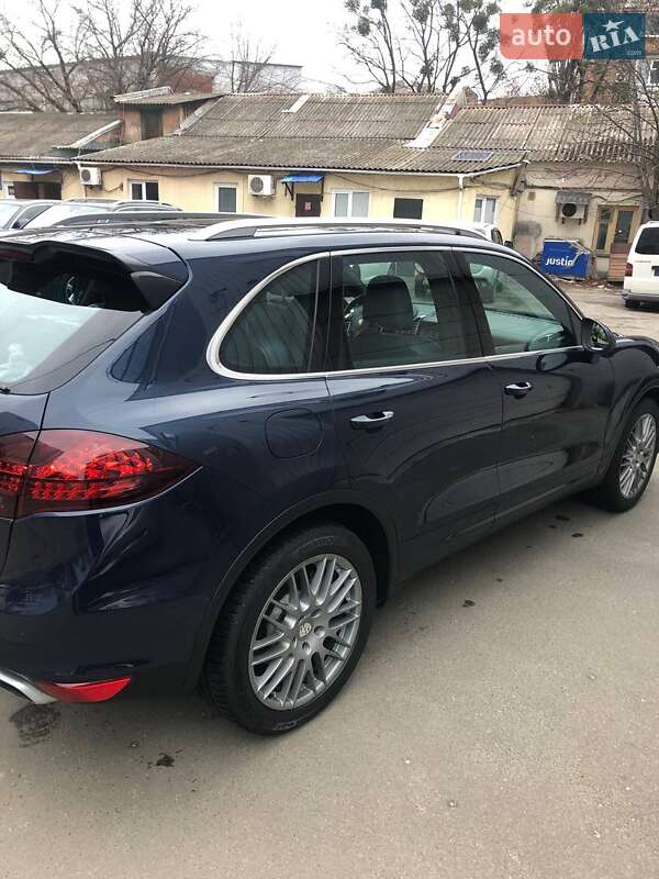 Внедорожник / Кроссовер Porsche Cayenne 2012 в Киеве