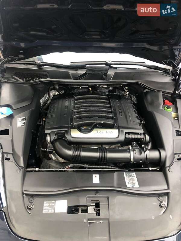 Внедорожник / Кроссовер Porsche Cayenne 2012 в Киеве