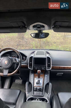 Позашляховик / Кросовер Porsche Cayenne 2010 в 