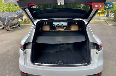 Внедорожник / Кроссовер Porsche Cayenne 2018 в 