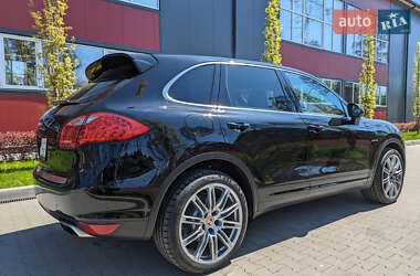 Позашляховик / Кросовер Porsche Cayenne 2014 в 