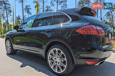 Позашляховик / Кросовер Porsche Cayenne 2014 в 