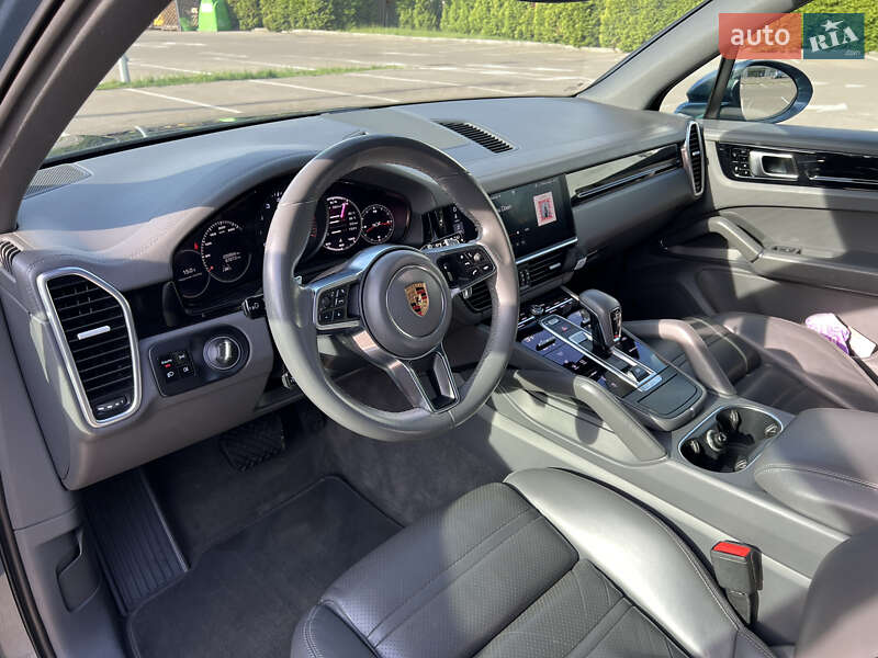 Внедорожник / Кроссовер Porsche Cayenne 2017 в Киеве