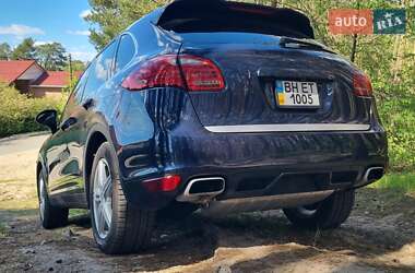 Внедорожник / Кроссовер Porsche Cayenne 2011 в 