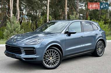 Внедорожник / Кроссовер Porsche Cayenne 2018 в 
