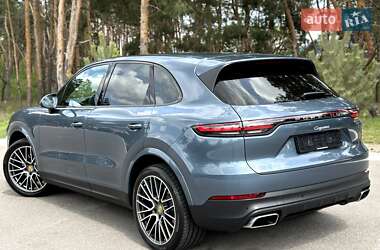 Внедорожник / Кроссовер Porsche Cayenne 2018 в 