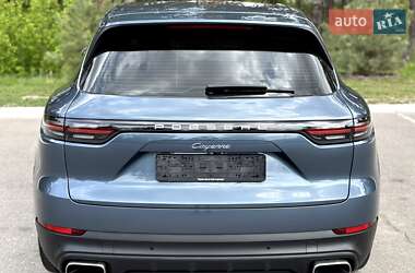 Внедорожник / Кроссовер Porsche Cayenne 2018 в 