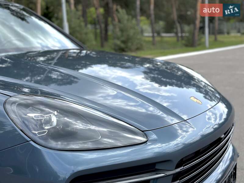 Внедорожник / Кроссовер Porsche Cayenne 2018 в Киеве