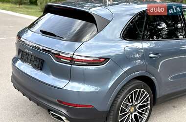Внедорожник / Кроссовер Porsche Cayenne 2018 в 