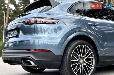 Внедорожник / Кроссовер Porsche Cayenne 2018 в 