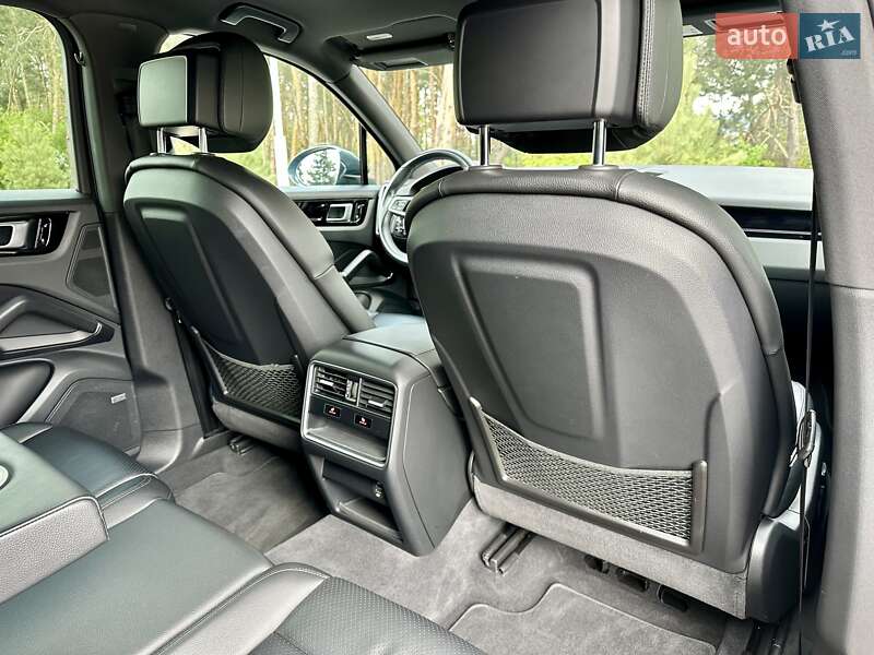 Внедорожник / Кроссовер Porsche Cayenne 2018 в Киеве