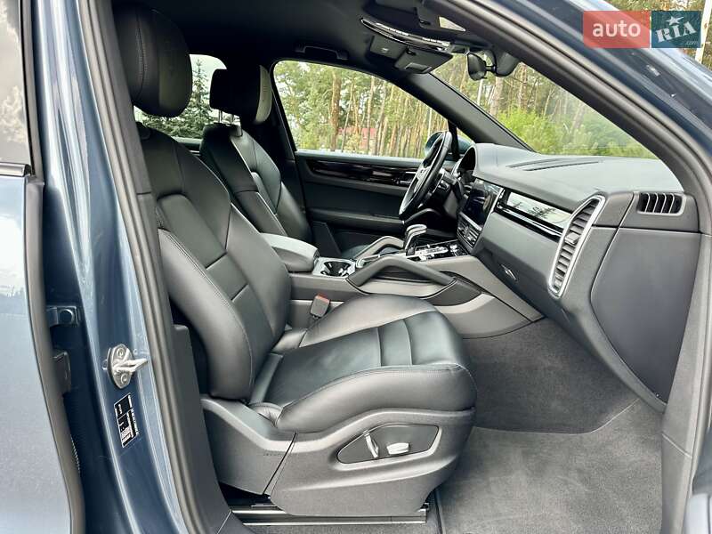 Внедорожник / Кроссовер Porsche Cayenne 2018 в Киеве