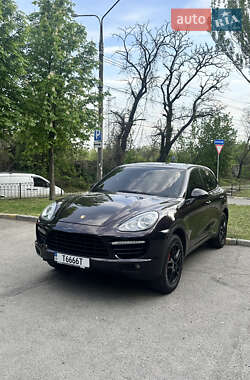 Позашляховик / Кросовер Porsche Cayenne 2011 в 