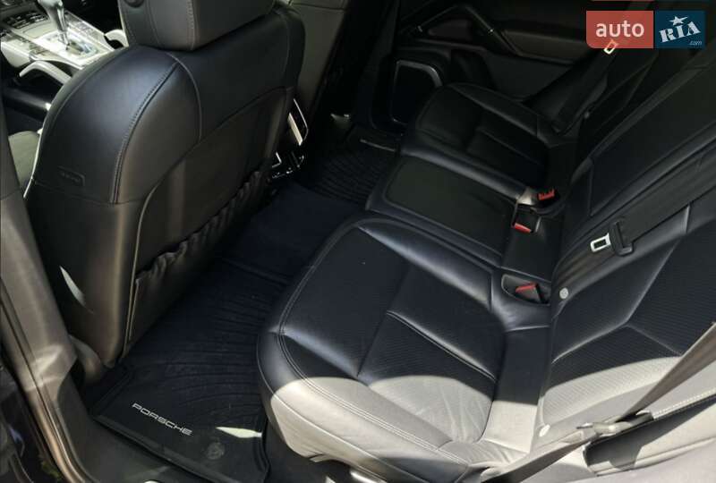 Позашляховик / Кросовер Porsche Cayenne 2010 в Одесі