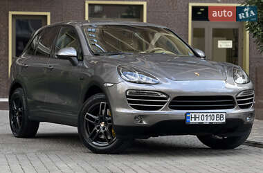 Позашляховик / Кросовер Porsche Cayenne 2013 в 