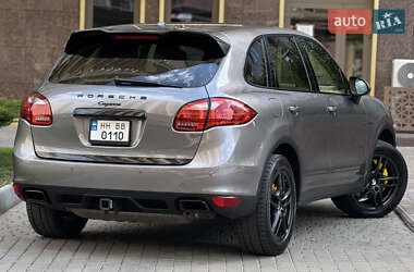 Позашляховик / Кросовер Porsche Cayenne 2013 в 