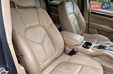 Позашляховик / Кросовер Porsche Cayenne 2013 в 