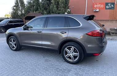 Позашляховик / Кросовер Porsche Cayenne 2012 в 