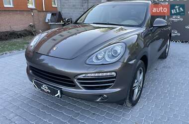 Позашляховик / Кросовер Porsche Cayenne 2012 в 