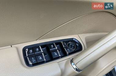 Позашляховик / Кросовер Porsche Cayenne 2012 в 
