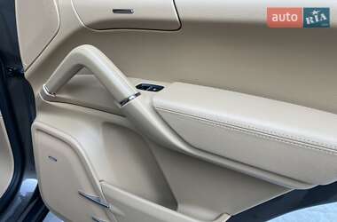 Позашляховик / Кросовер Porsche Cayenne 2012 в 