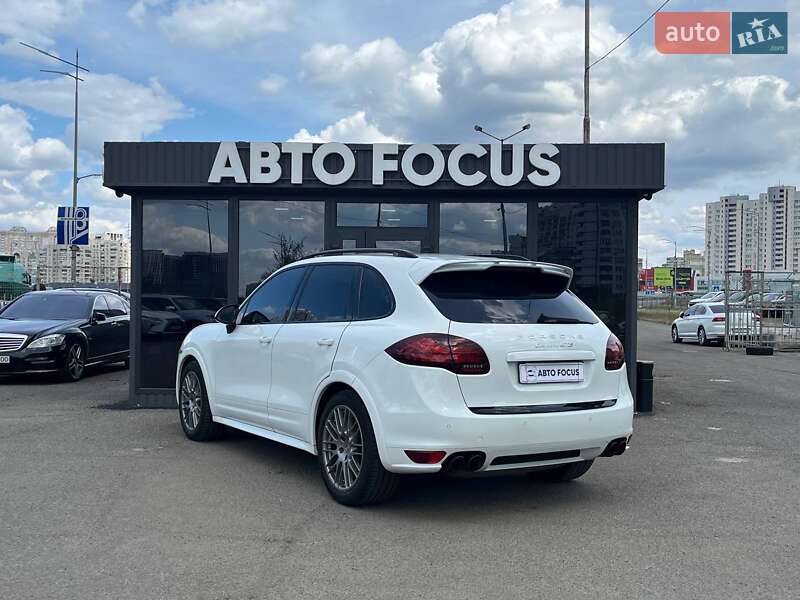 Внедорожник / Кроссовер Porsche Cayenne 2013 в Киеве