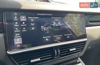 Позашляховик / Кросовер Porsche Cayenne 2019 в 