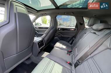 Позашляховик / Кросовер Porsche Cayenne 2019 в 