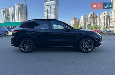 Позашляховик / Кросовер Porsche Cayenne 2019 в 
