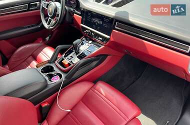 Позашляховик / Кросовер Porsche Cayenne 2019 в 