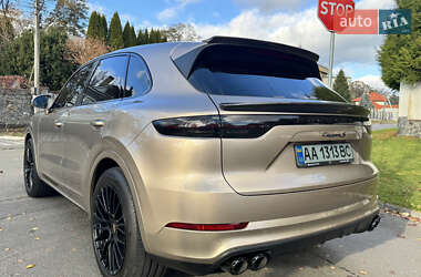 Внедорожник / Кроссовер Porsche Cayenne 2018 в 
