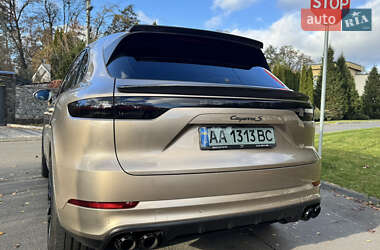 Внедорожник / Кроссовер Porsche Cayenne 2018 в Киеве