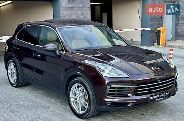 Позашляховик / Кросовер Porsche Cayenne 2018 в 