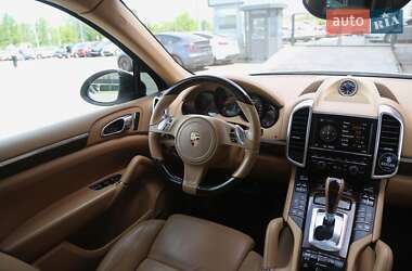 Внедорожник / Кроссовер Porsche Cayenne 2013 в 