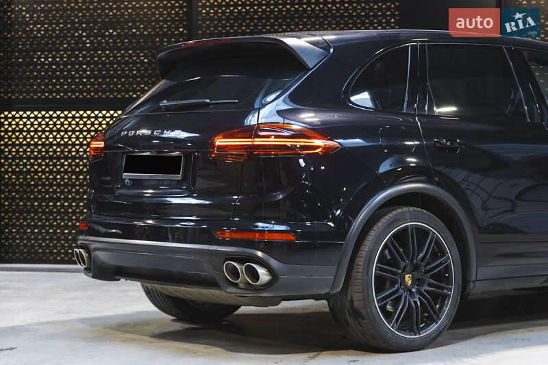 Внедорожник / Кроссовер Porsche Cayenne 2014 в Луцке