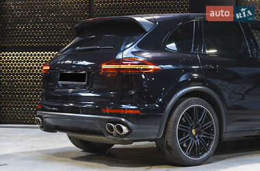 Позашляховик / Кросовер Porsche Cayenne 2014 в 