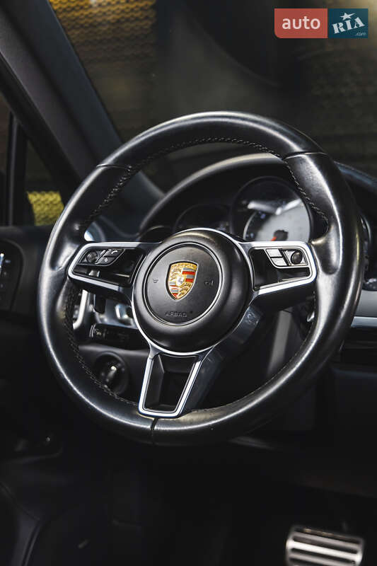 Внедорожник / Кроссовер Porsche Cayenne 2014 в Луцке