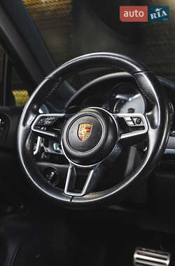 Позашляховик / Кросовер Porsche Cayenne 2014 в 