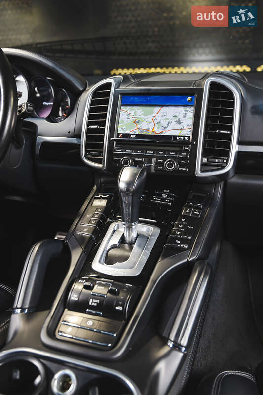 Внедорожник / Кроссовер Porsche Cayenne 2014 в Луцке