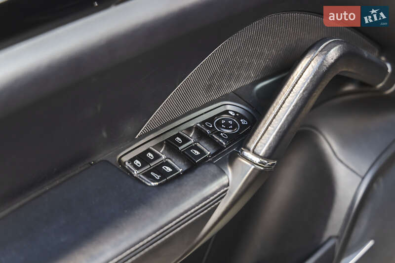 Внедорожник / Кроссовер Porsche Cayenne 2014 в Луцке