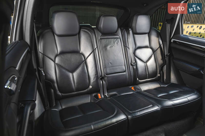 Внедорожник / Кроссовер Porsche Cayenne 2014 в Луцке
