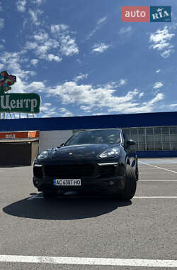 Позашляховик / Кросовер Porsche Cayenne 2014 в 