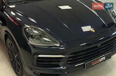 Позашляховик / Кросовер Porsche Cayenne 2019 в 